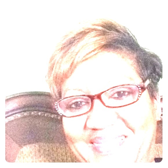 Meet your Posher, Phyllis - Picture 1 of 1